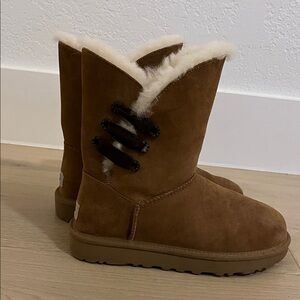 UGG boots with lacing